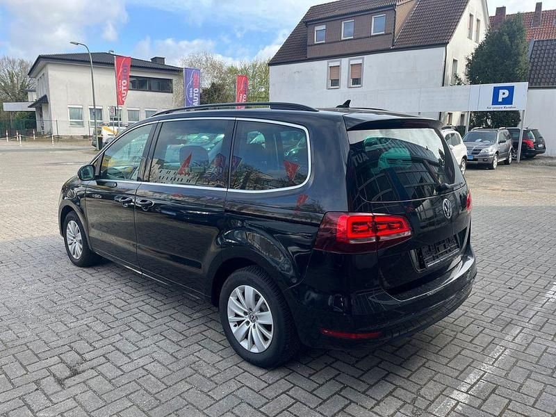 Gebraucht VW Sharan Comfortline 150 PS (110 kW) 2017 Schwarz Van / Kleinbus