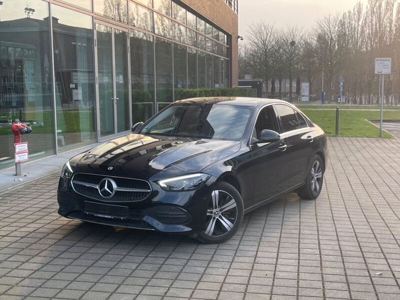 Schwarz Gebraucht 2023 Mercedes C220 Avantgarde Limousine | 36.990 € (Fairer Preis) - Bild 1/4