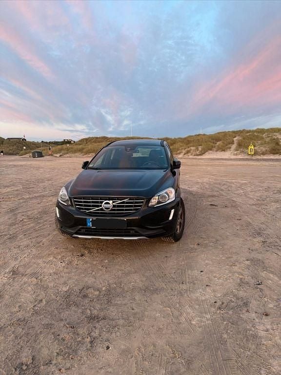 Schwarz Gebraucht 2014 Volvo XC60 Momentum SUV | 15.500 € - Bild 1/2