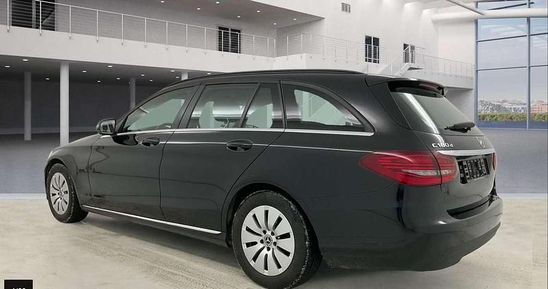 Gebraucht Mercedes C180 122 PS (89 kW) 2020 Obsidianschwarz Kombi