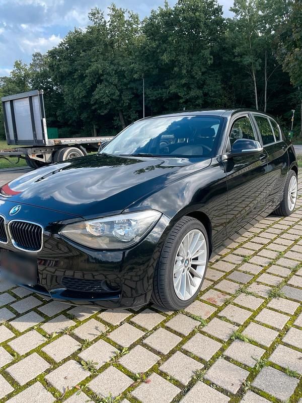 Gebraucht BMW 116 116 PS (85 kW) 2012 Schwarz Kleinwagen