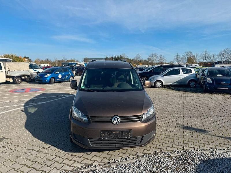 Braun Gebraucht 2014 VW Caddy Maxi Trendline Van / Kleinbus | 6.699 € - Bild 1/4