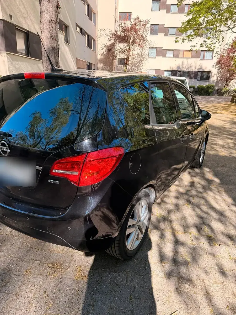 Gebraucht Opel Meriva 131 PS (96 kW) 2011 Schwarz Van / Kleinbus