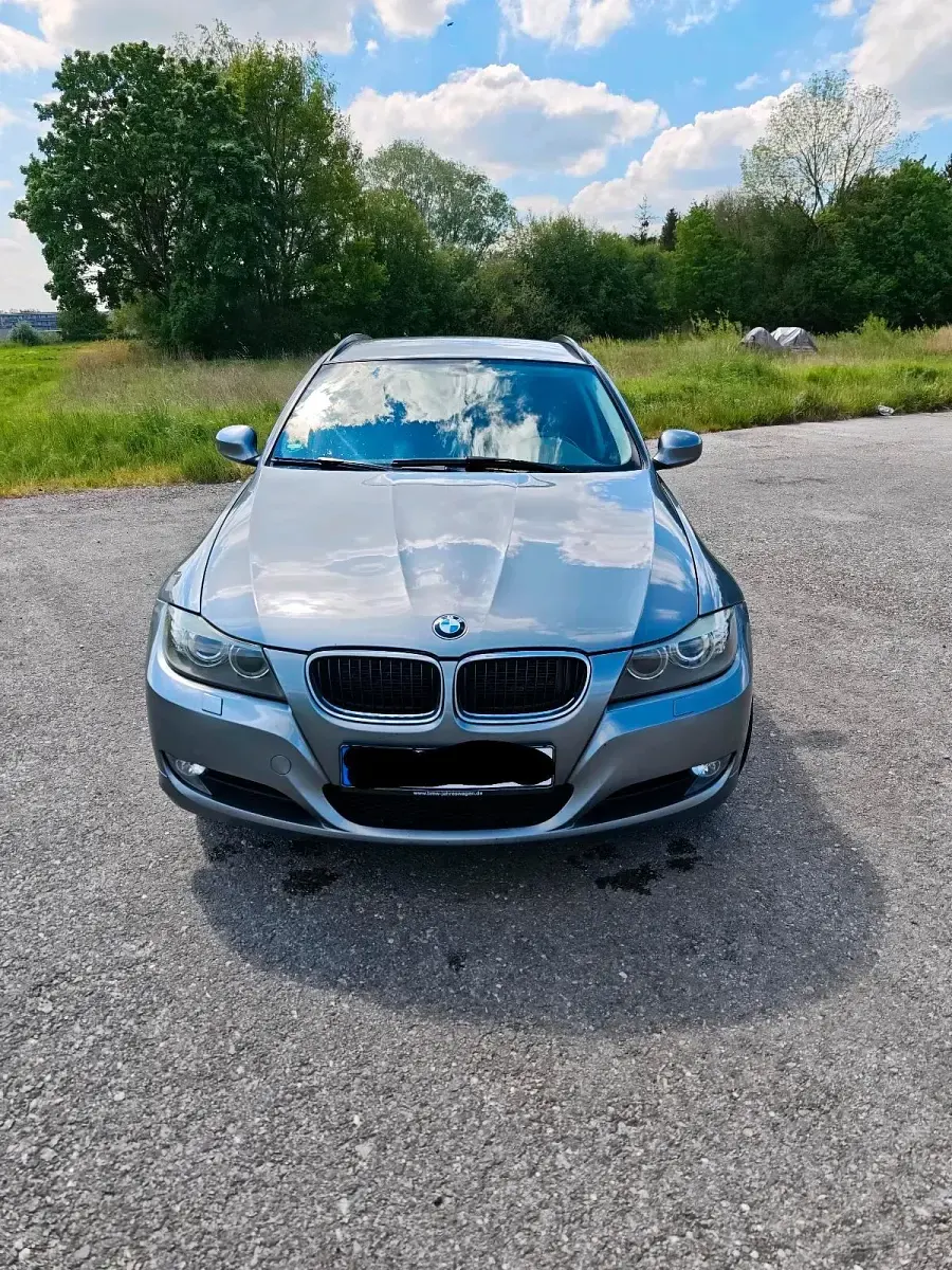 Gebraucht BMW 318 143 PS (105 kW) 2011 Grau Kombi