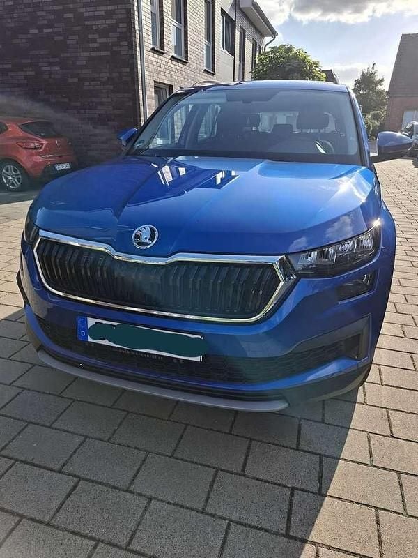 Blau Gebraucht 2023 Skoda Kodiaq Ambition SUV | 28.200 € (Superpreis) - Bild 1/4