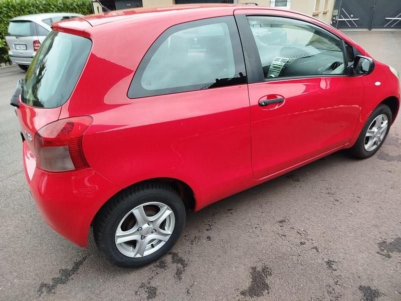 Gebraucht Toyota Yaris 70 PS (51 kW) 2007 Rot Kleinwagen