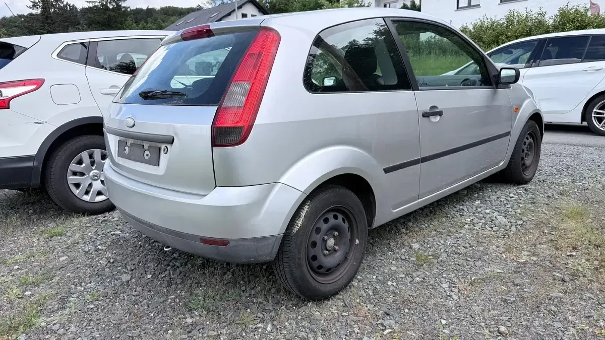 Gebraucht Ford Fiesta 60 PS (44 kW) 2003 Silber Kleinwagen
