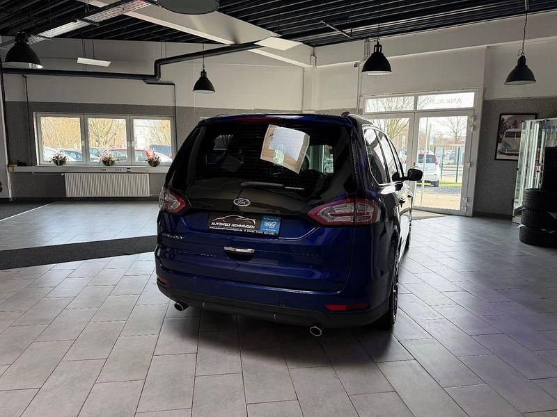 Gebraucht Ford Galaxy Titanium 179 PS (131 kW) 2015 Indicblau metallic Van / Kleinbus