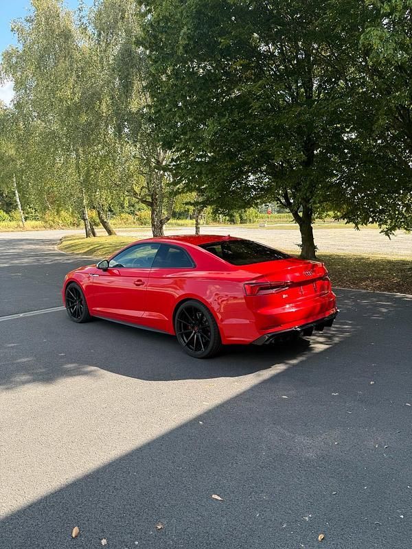 Rot Gebraucht 2017 Audi S5 Sport Coupé | 32.499 € (Fairer Preis) - Bild 1/4
