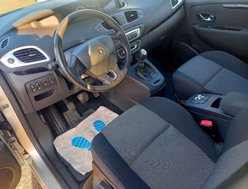 Gebraucht Renault Scénic III Initiale Paris 132 PS (97 kW) 2013 Silber Van / Kleinbus