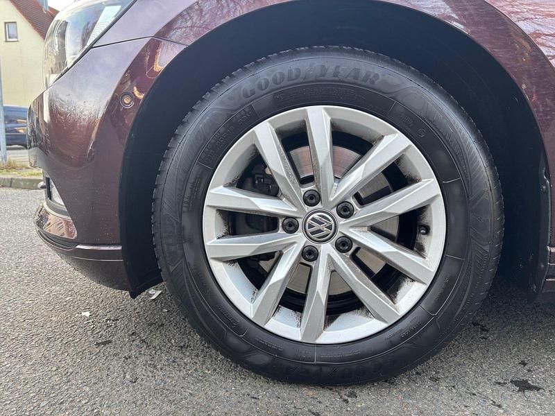 Gebraucht VW Passat Comfortline 125 PS (91 kW) 2015 Rot Kombi