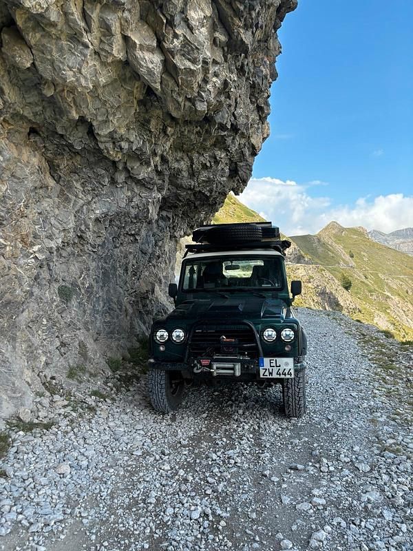 Grün Gebraucht 2006 Land Rover Defender SUV | 29.500 € - Bild 1/2