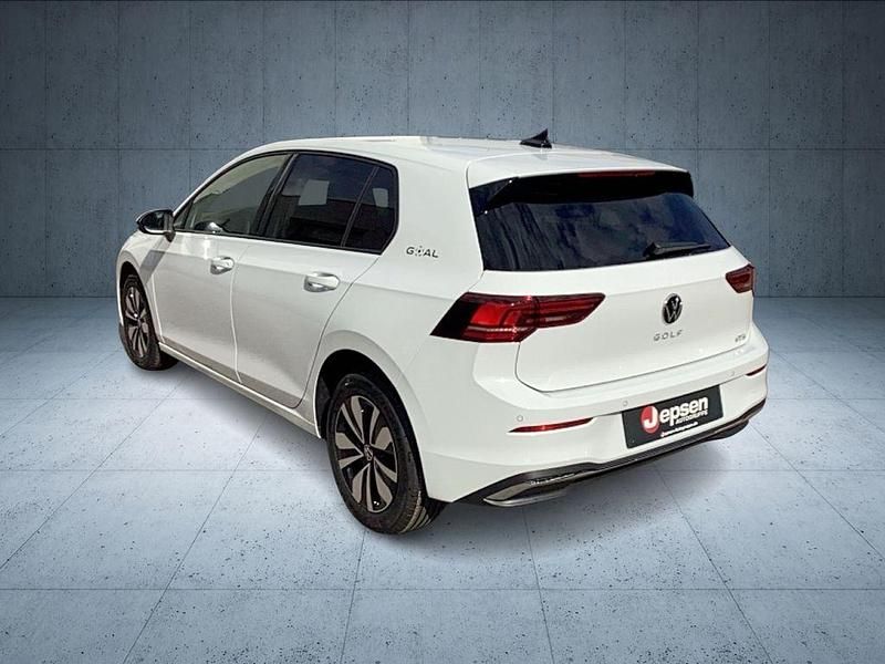 Second-hand VW Golf VIII Goal 116 CP (85 kW) 2026 Alb Berlinǎ