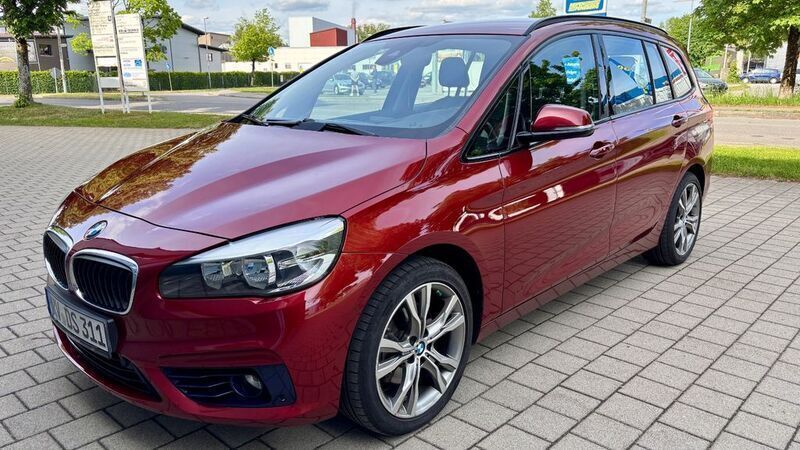 Rot Gebraucht 2016 BMW 218 Gran Tourer Sport Line Van / Kleinbus | 14.000 € (Etwas zu teuer) - Bild 1/4