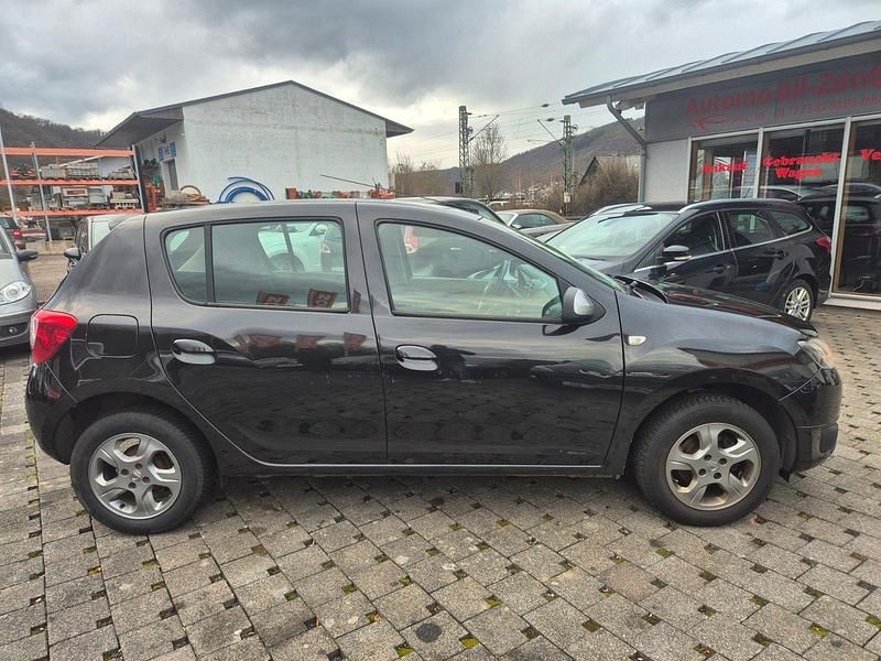 Gebraucht Dacia Sandero Celebration 75 PS (55 kW) 2015 Schwarz Kleinwagen