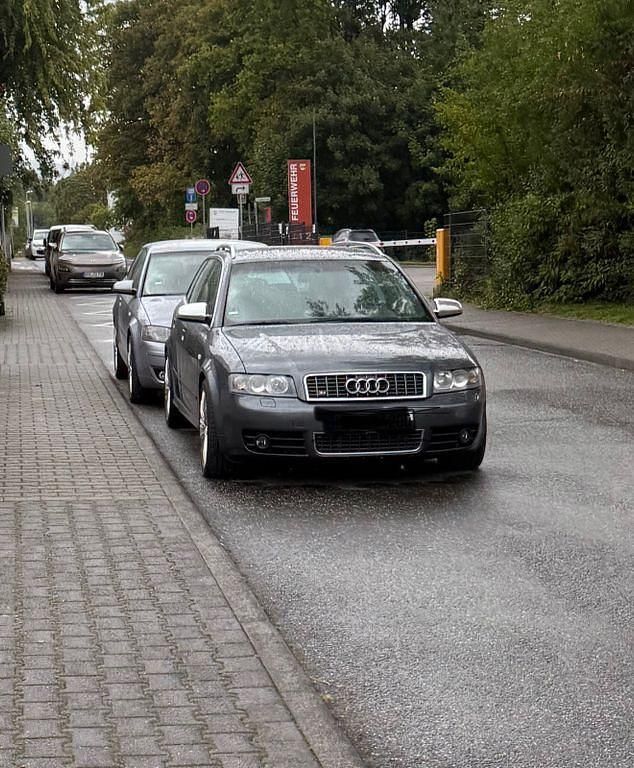 Grau Gebraucht 2003 Audi S4 Sport Kombi | 8.000 € (Superpreis) - Bild 1/1