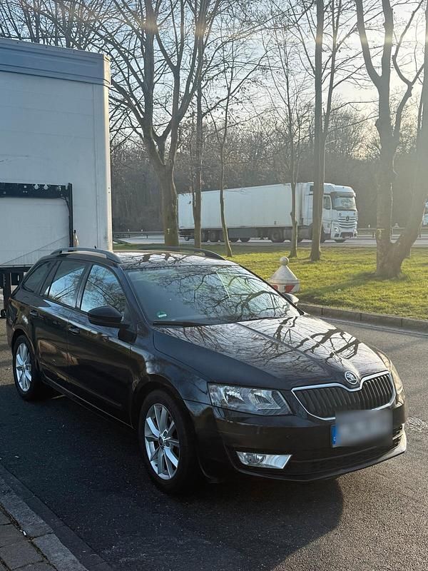 Schwarz Gebraucht 2014 Skoda Octavia Kombi | 6.200 € (Fairer Preis) - Bild 1/4