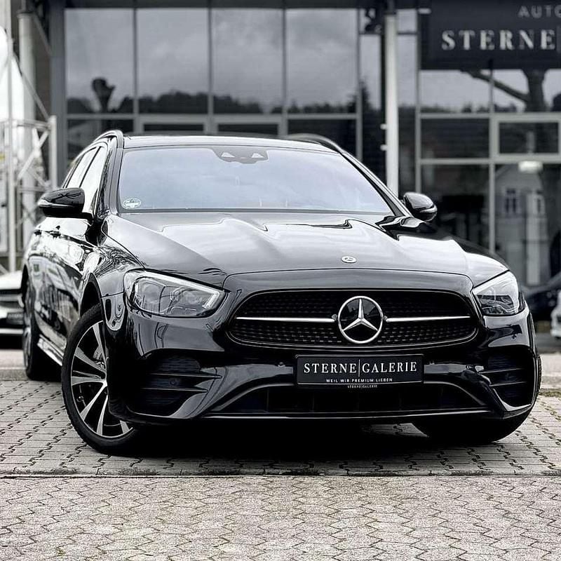 Gebraucht Mercedes E300 AMG line 306 PS (225 kW) 2022 Schwarz Limousine