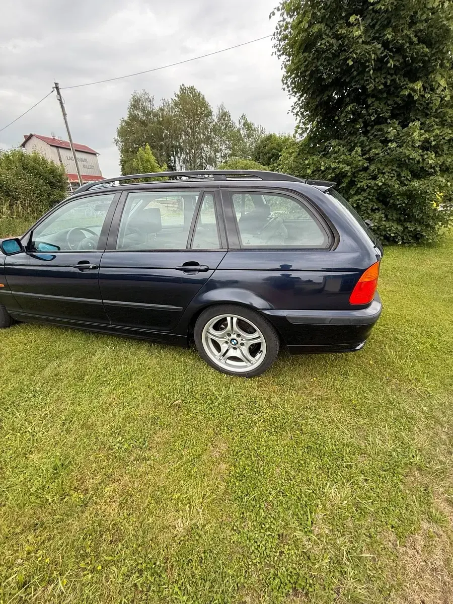 Gebraucht BMW 320 170 PS (125 kW) 2001 Blau Kombi