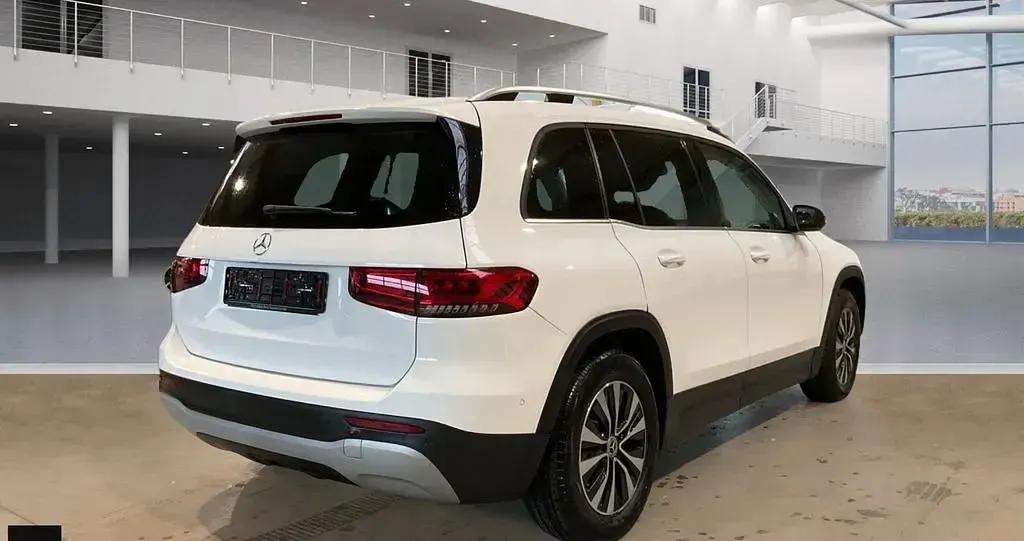 Gebraucht Mercedes GLB180 116 PS (85 kW) 2023 Polarweiss  unilack SUV