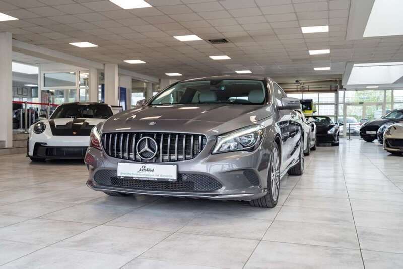 Mountaingrau metallic Gebraucht 2016 Mercedes CLA220 Business Limousine | 15.888 € (Guter Preis) - Bild 1/4