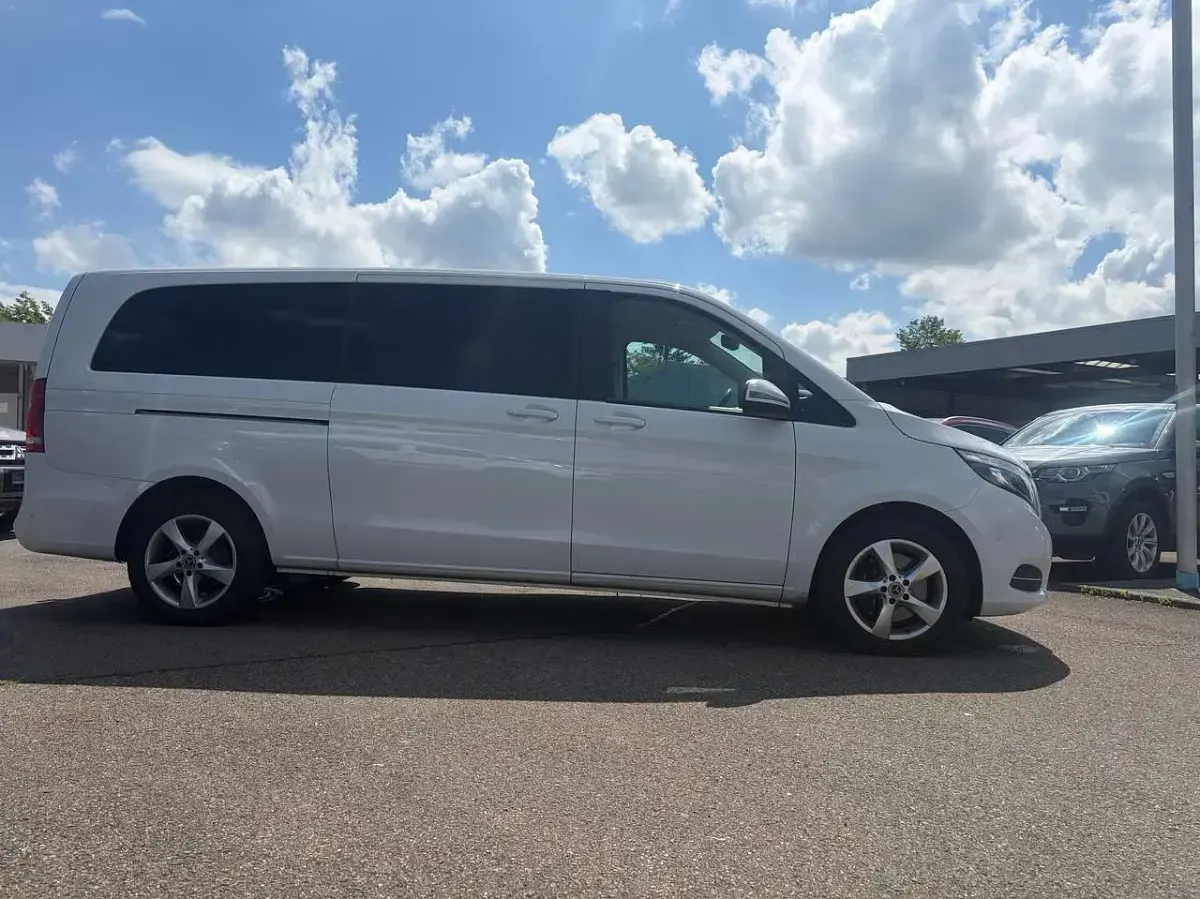 Gebraucht Mercedes V200 190 PS (139 kW) 2018 Bergkristallweiß metallic Van / Kleinbus