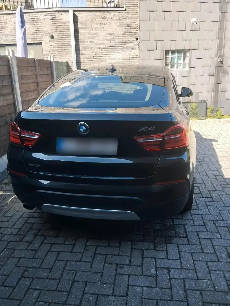 Gebraucht BMW X4 190 PS (139 kW) 2026 Schwarz SUV