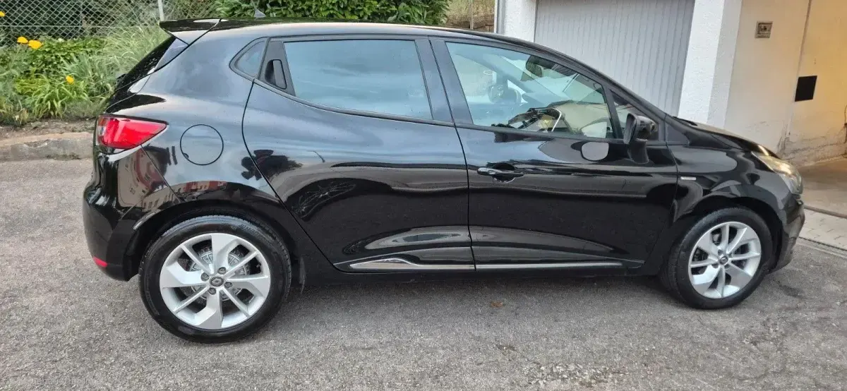 Gebraucht Renault Clio LIMITED 118 PS (86 kW) 2018 Schwarz Kleinwagen