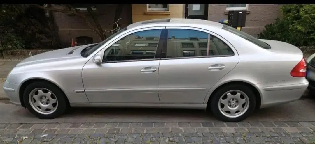 Gebraucht Mercedes E220 130 PS (95 kW) 2005 Limousine