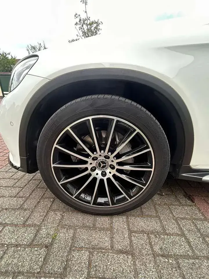 Gebraucht Mercedes GLC250 AMG line 211 PS (155 kW) 2018 Weiß SUV
