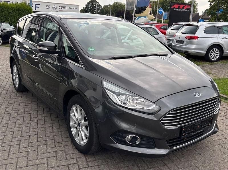 Gebraucht Ford S-MAX Titanium 239 PS (175 kW) 2018 Magnetic Van / Kleinbus