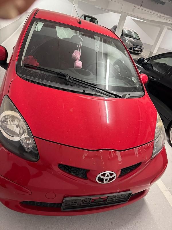 Gebraucht Toyota Aygo 68 PS (50 kW) 2008 Rot Kleinwagen