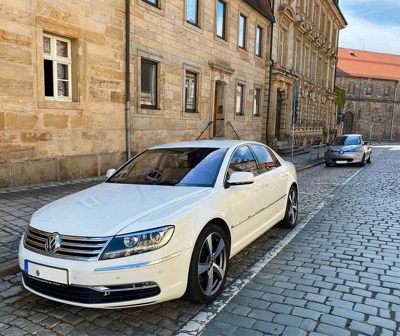 Weiß Gebraucht 2012 VW Phaeton Limousine | 11.900 € (Fairer Preis) - Bild 1/4