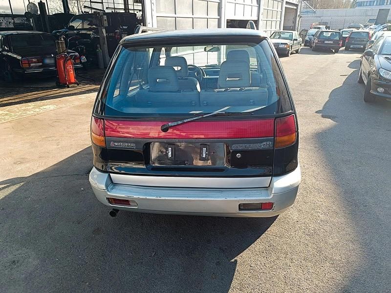 Gebraucht Mitsubishi Space Runner 120 PS (88 kW) 1992 Schwarz Van / Kleinbus