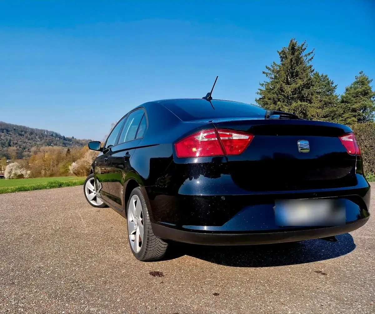 Gebraucht Seat Toledo 105 PS (77 kW) 2013 Schwarz Kleinwagen