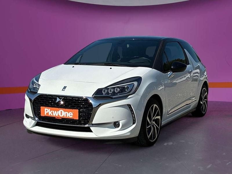 Lack weiss banquise + schwarz Gebraucht 2018 DS Automobiles DS3 Sport Chic Limousine | 11.730 € (Guter Preis) - Bild 1/4