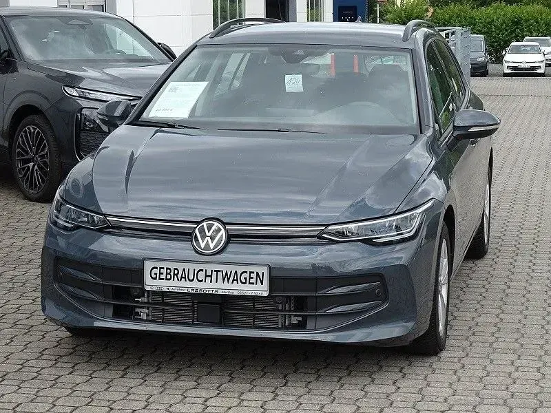 Gebraucht VW Golf VIII Life 116 PS (85 kW) 2025 Grau Kombi