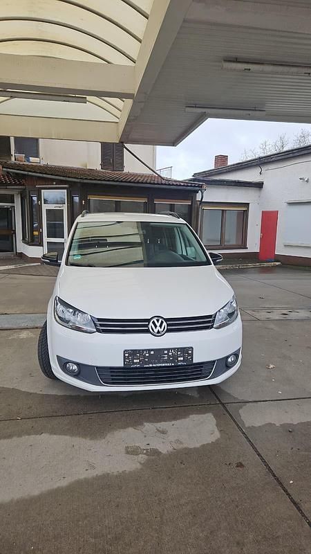 Gebraucht VW Touran 105 PS (77 kW) 2012 Weiß Van / Kleinbus
