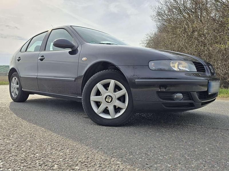 Schwarz Gebraucht 2006 Seat Leon Limousine | 3.999 € (Fairer Preis) - Bild 1/4