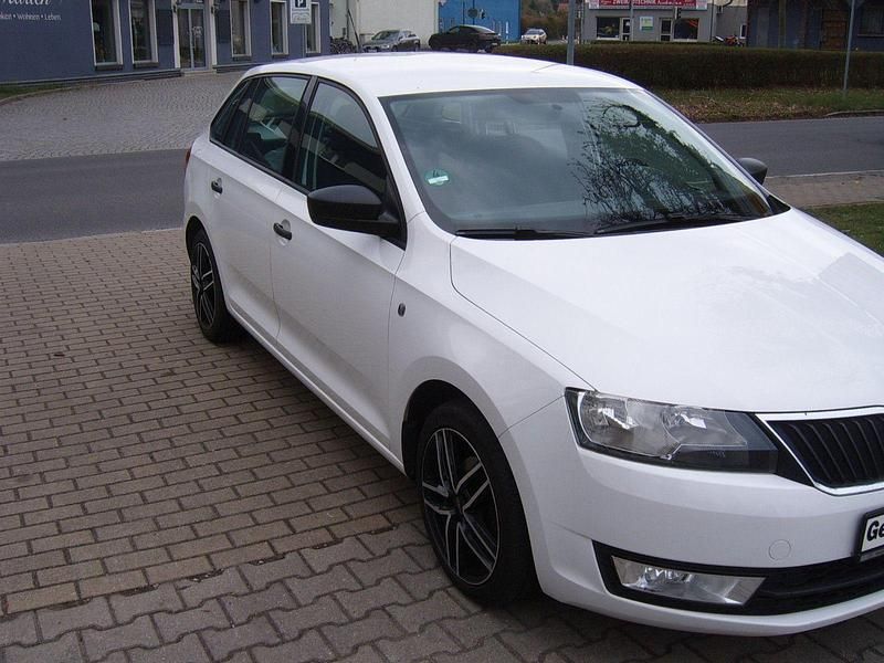 Gebraucht Skoda Rapid Cool Edition 86 PS (63 kW) 2015 Weiß Kleinwagen