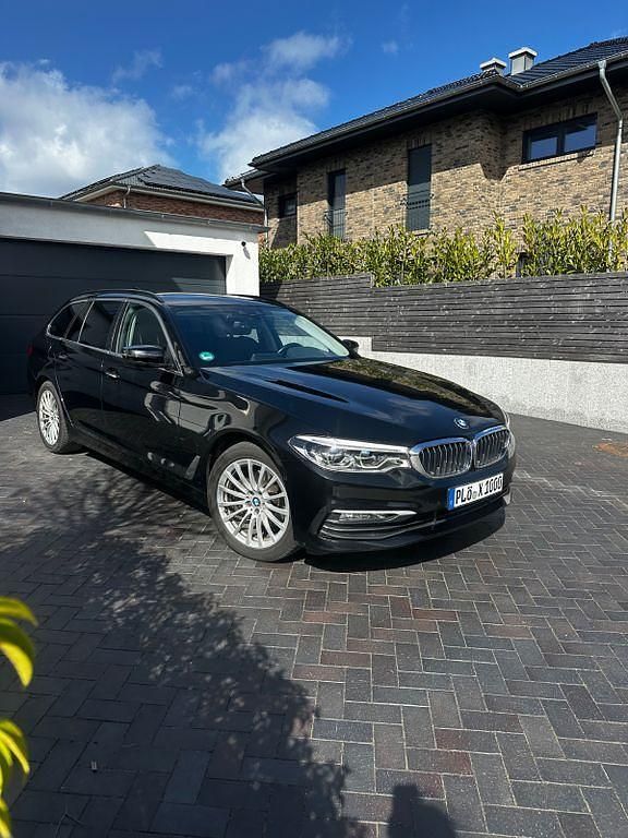 Gebraucht BMW 520 190 PS (139 kW) 2018 Schwarz Kombi