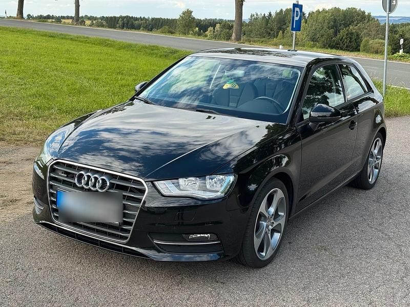 Schwarz Gebraucht 2016 Audi A3 Ambition Limousine | 15.555 € (Guter Preis) - Bild 1/4