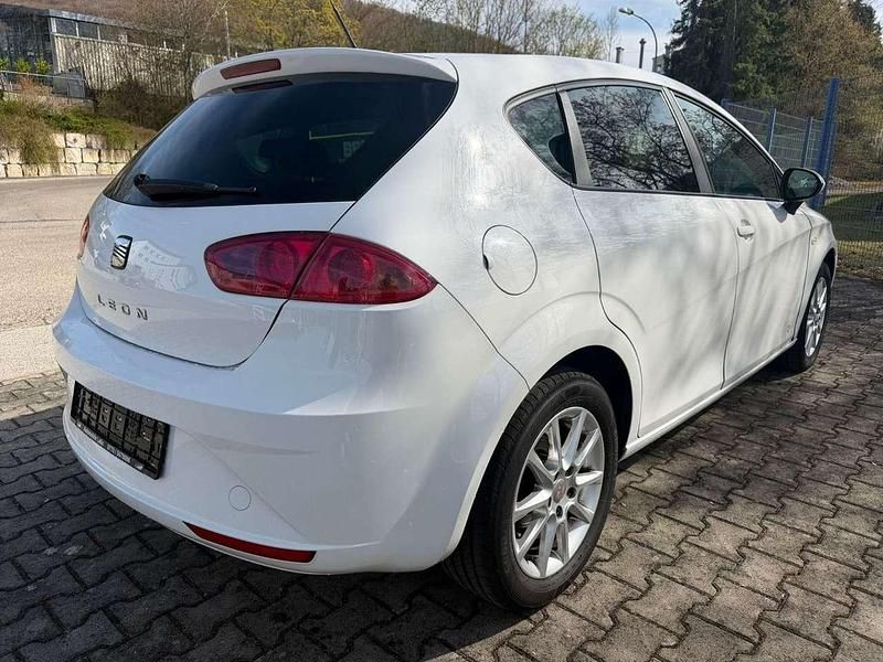 Gebraucht Seat Leon Reference 86 PS (63 kW) 2012 Weiß Limousine