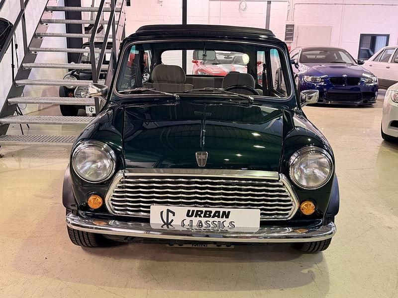 Usado Mini 1300 53 HP (38 kW) 1994 Verde Citadino