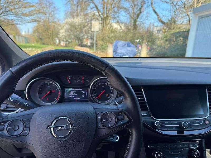 Gebraucht Opel Astra Edition 125 PS (91 kW) 2018 Limousine