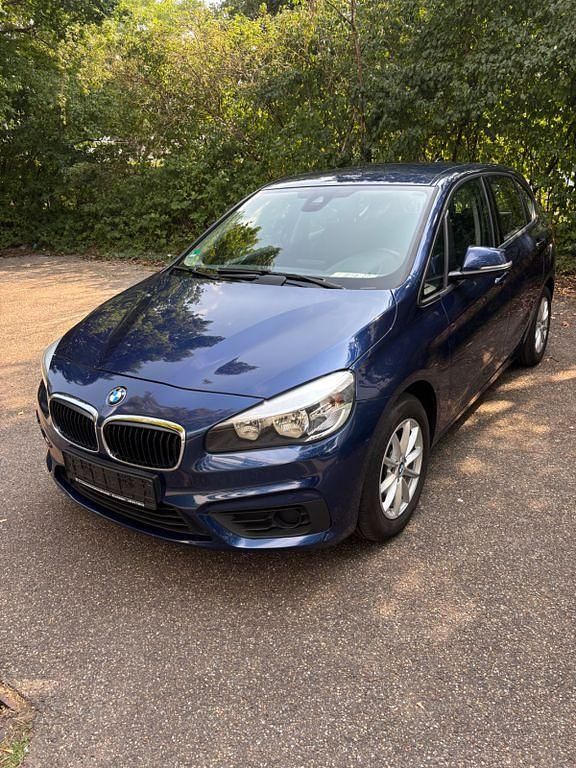 Blau Gebraucht 2015 BMW 218 Active Tourer Performance Van / Kleinbus | 7.999 € (Guter Preis) - Bild 1/4