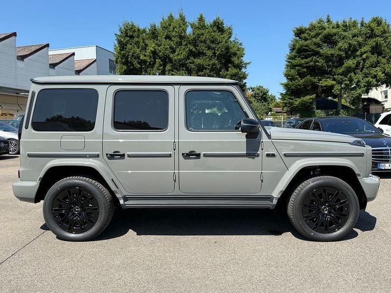 Neu Mercedes G580 AMG line 431 kW (587 PS) 2025 Grau SUV