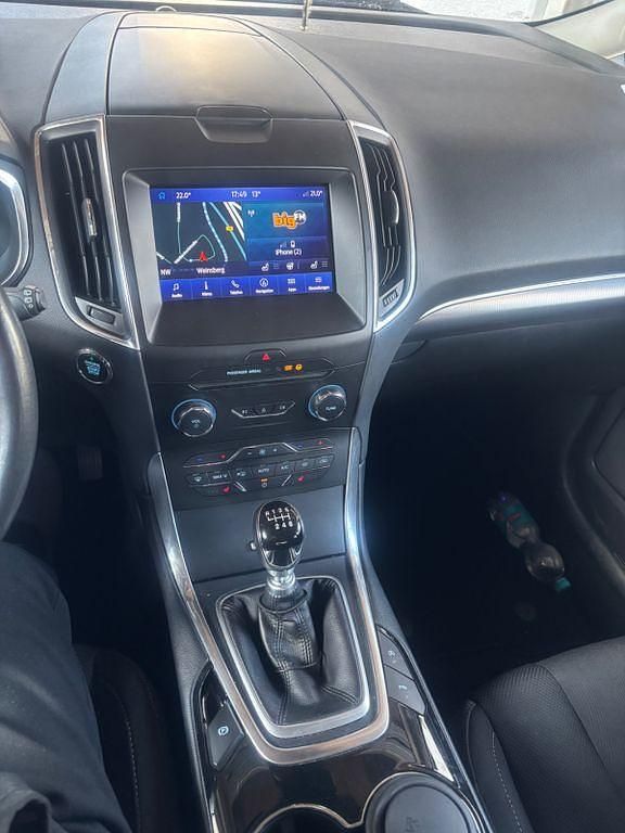 Gebraucht Ford S-MAX Titanium 165 PS (121 kW) 2019 Grau Van / Kleinbus