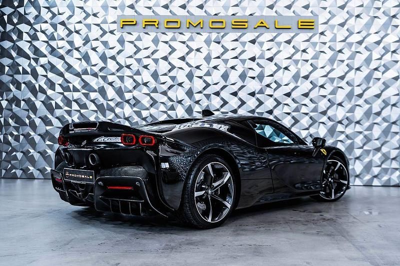 Gebraucht Ferrari SF90 1000 PS (735 kW) 2022 Schwarz Cabrio
