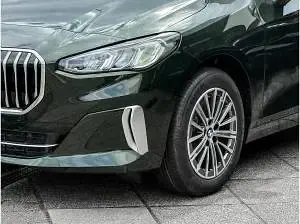 Neu BMW 218 136 PS (100 kW) 2026 Grün (sanremo green) Coupé